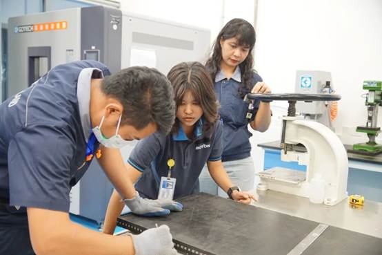 小孩们在厨房里
AI 生成的内容可能不正确。