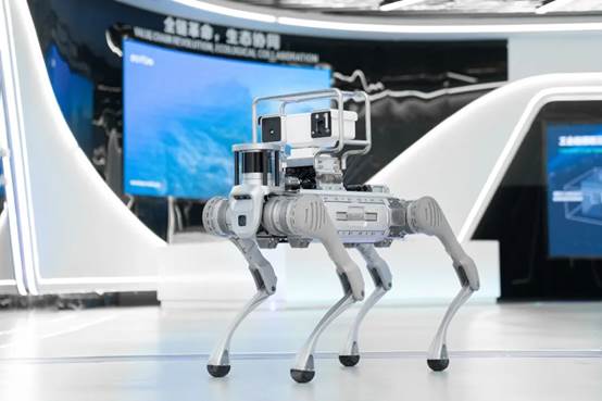 图片包含 前, 汽车, 水, 男人

AI 生成的内容可能不正确。